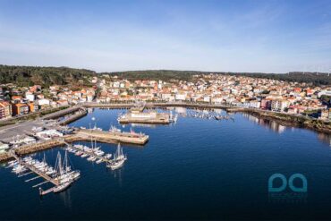 Lienzo 60x100 cm vista aérea del Puerto de Camariñas