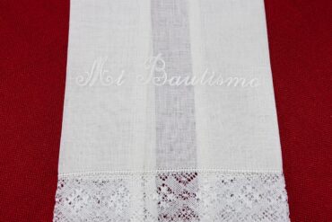 Toalla Bautismo En Tela De Lino Con Bordado A Bastidor 40 Euros