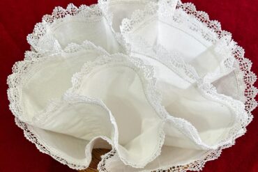 Panera Tela Semihilo Y Puntilla Do Ramon 35 Euros